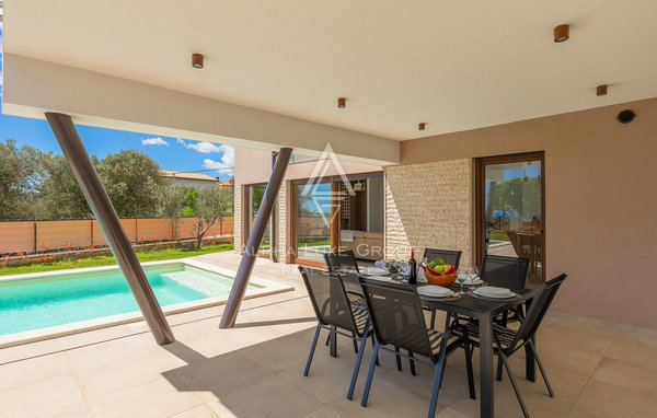 Istra, Krnica: Sodobna vila s pogledom na morje