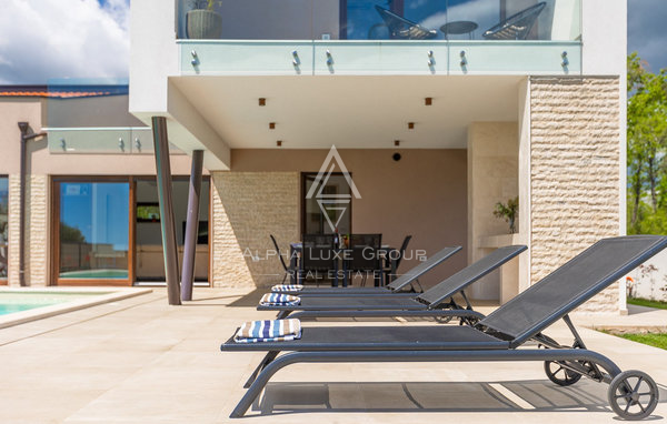 Istra, Krnica: Sodobna vila s pogledom na morje