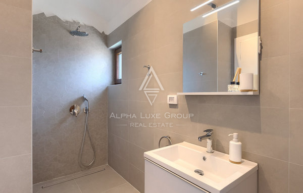 Istra, Krnica: Sodobna vila s pogledom na morje