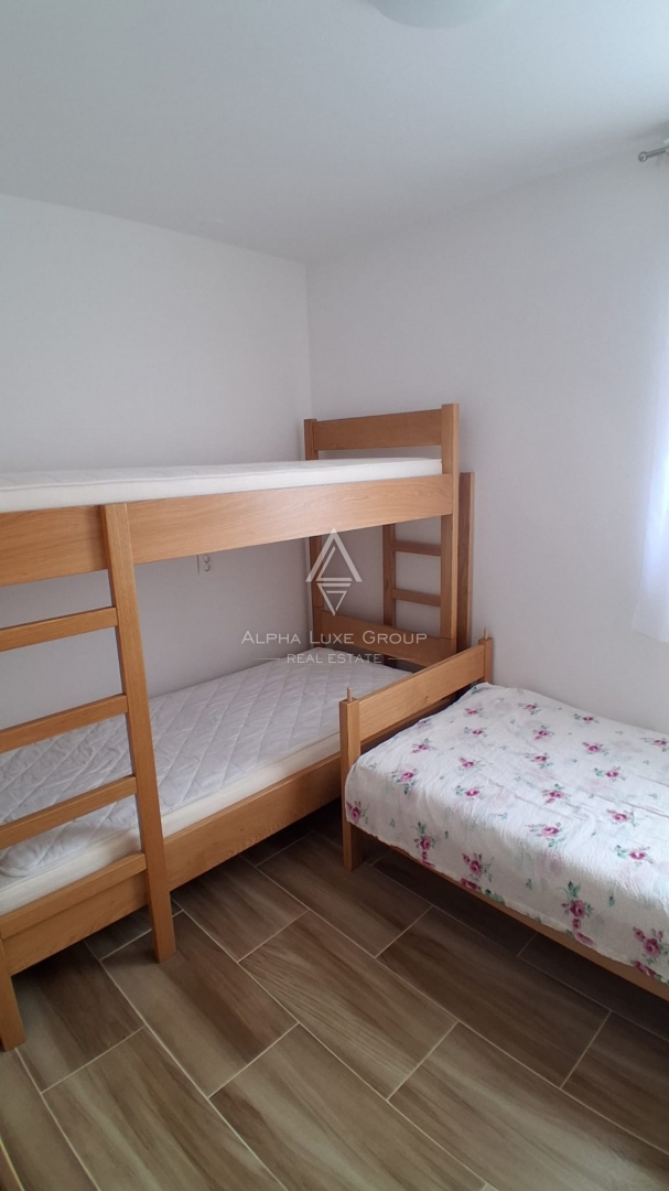 Istra, Červar Porat – Prenovljen stan z balkonom