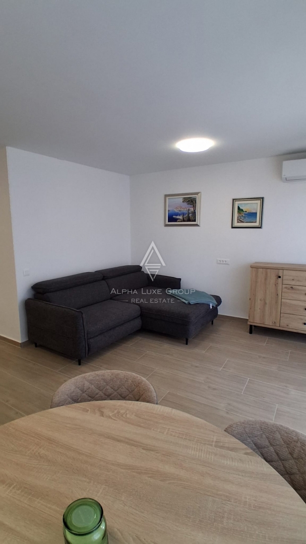 Istra, Červar Porat – Prenovljen stan z balkonom