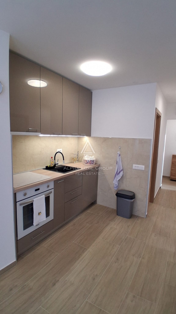 Istra, Červar Porat – Prenovljen stan z balkonom