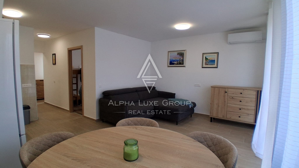 Istra, Červar Porat – Prenovljen stan z balkonom