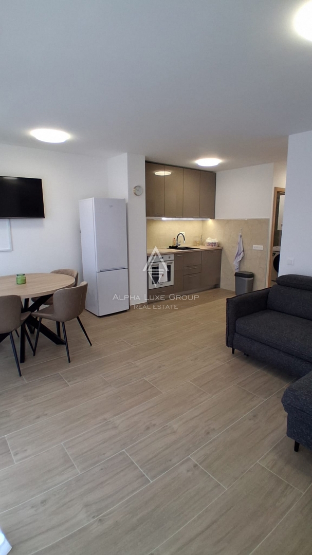 Istra, Červar Porat – Prenovljen stan z balkonom