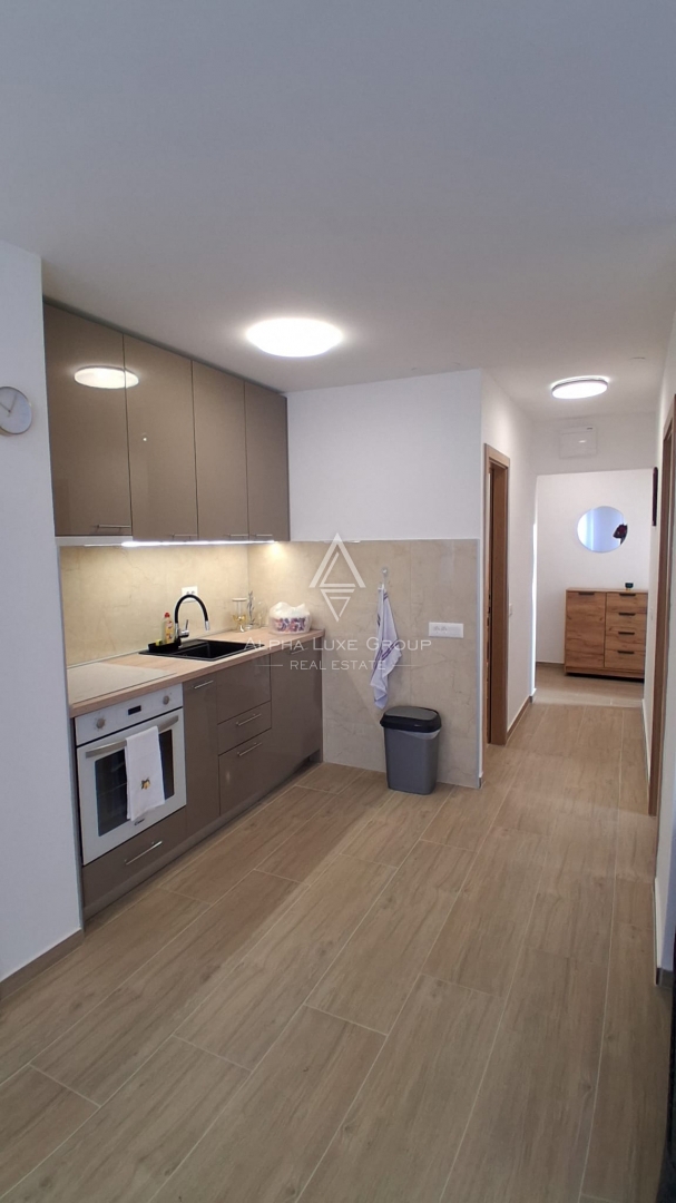 Istra, Červar Porat – Prenovljen stan z balkonom