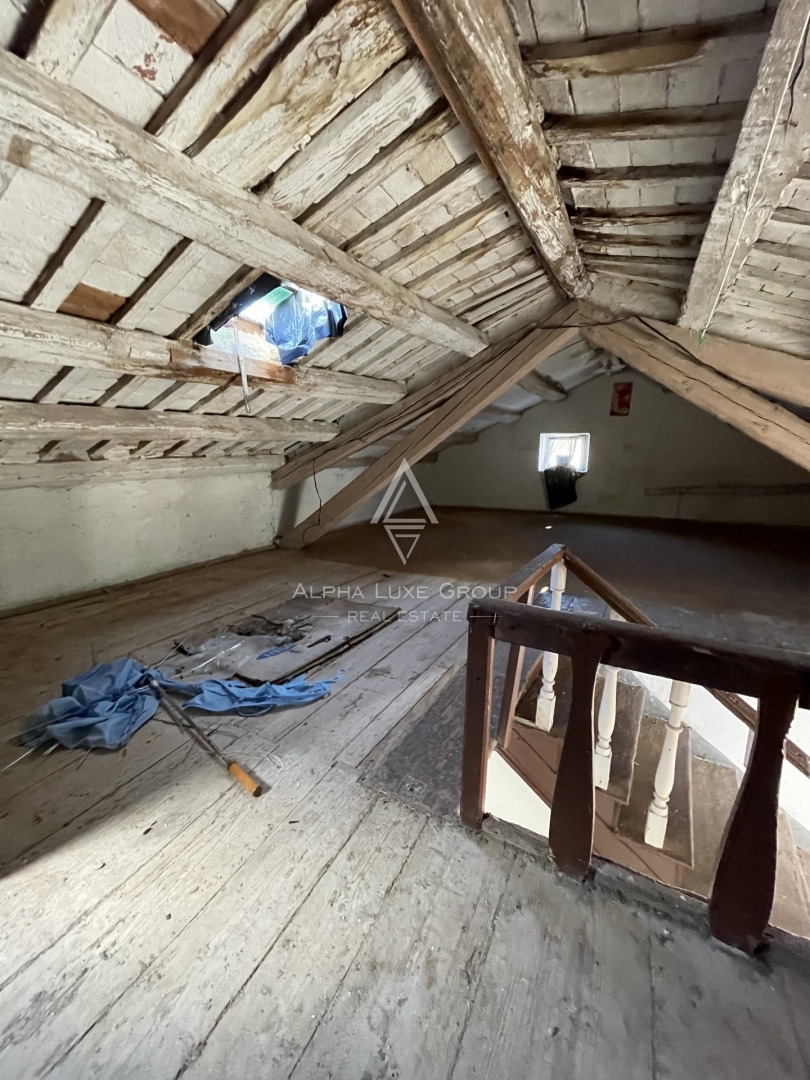 Istra, Vrsar - Zgodovinska hiša s poslovnim prostorom ob morju