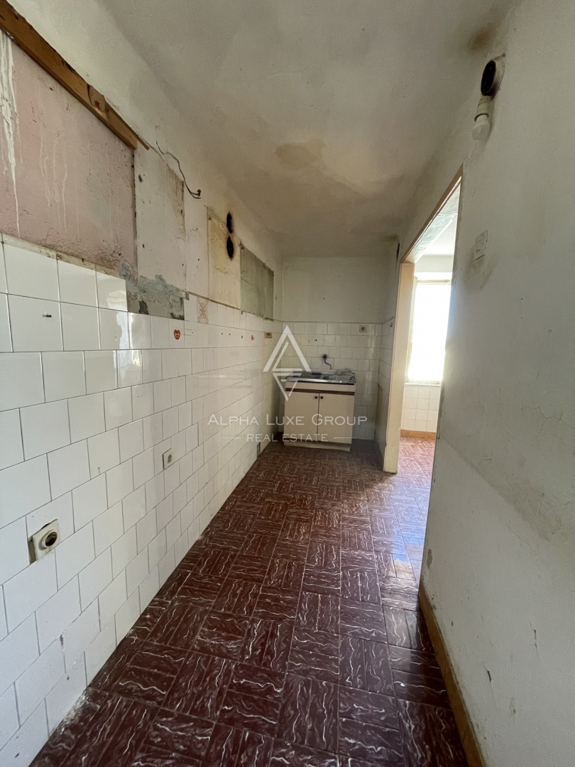 Istra, Vrsar - Zgodovinska hiša s poslovnim prostorom ob morju