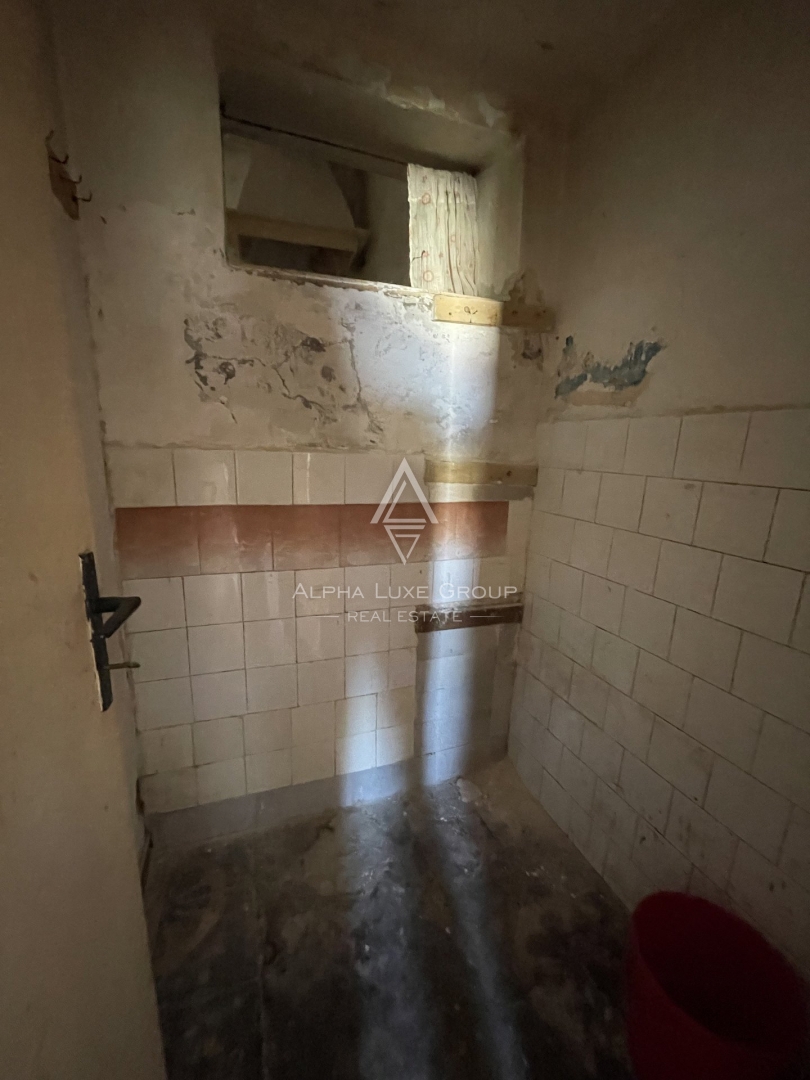 Istra, Vrsar - Zgodovinska hiša s poslovnim prostorom ob morju