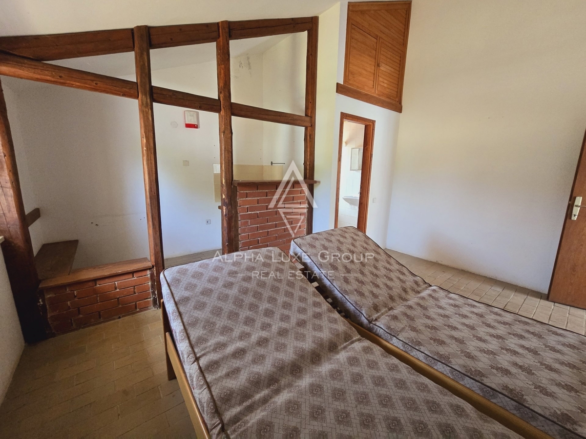 Istra, Poreč, Prostorna družinska hiša z velikim vrtom naprodaj
