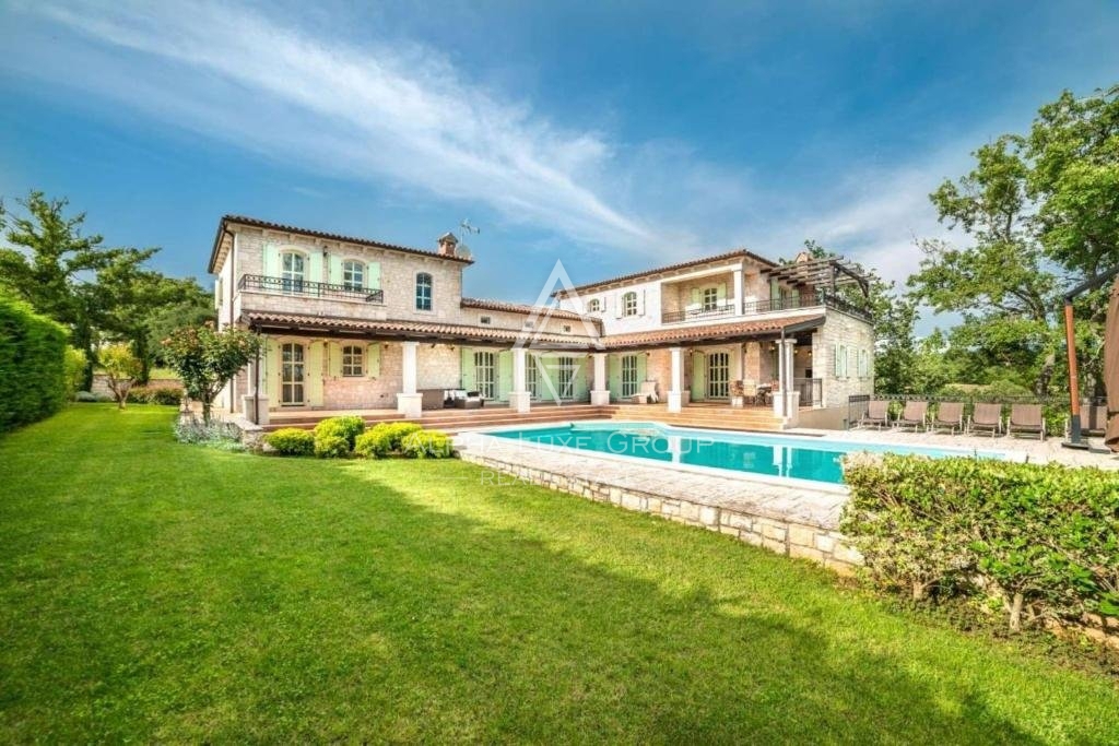 Istra, Višnjan, Luksuzna kamnita vila z bazenom in čudovitim razgledom