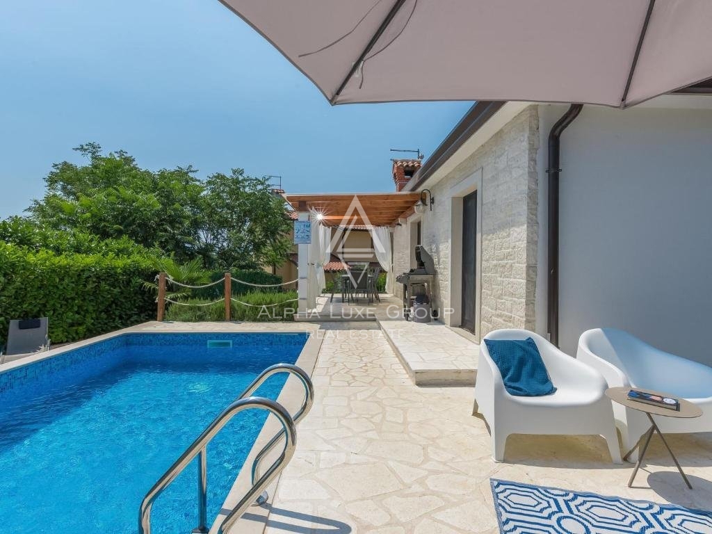 Istra, Novigrad, Moderna samostojna vila z bazenom v mirnem okolju