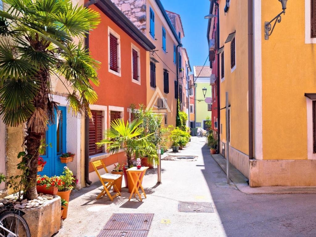 Istra, Novigrad, Moderna samostojna vila z bazenom v mirnem okolju