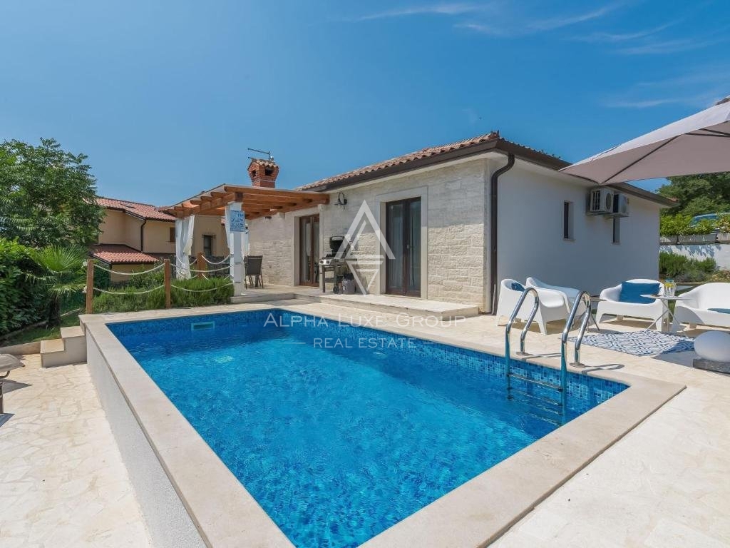 Istra, Novigrad, Moderna samostojna vila z bazenom v mirnem okolju