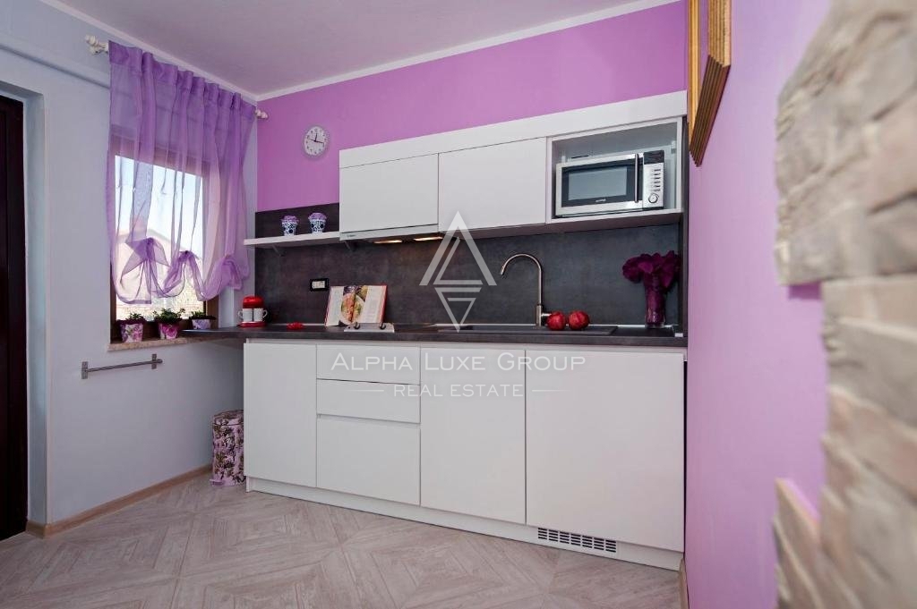 Istra, Rovinj – Apartmajska hiša na mirni lokaciji z odličnim potencialom za oddajo