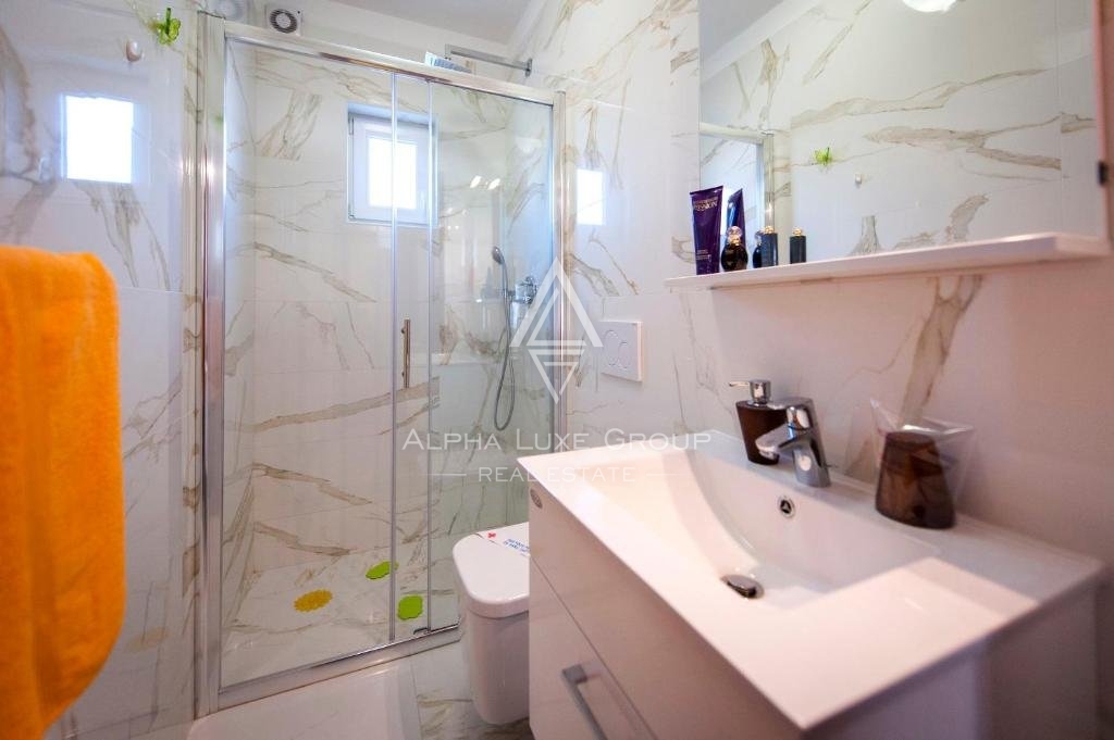 Istra, Rovinj – Apartmajska hiša na mirni lokaciji z odličnim potencialom za oddajo