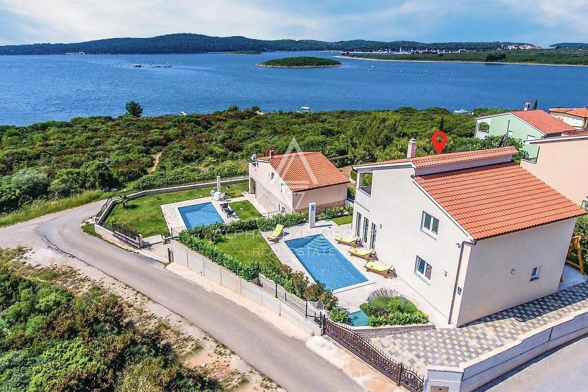 Istra, Pomer: Čudovita hiša s pogledom na morje naprodaj blizu Medulina