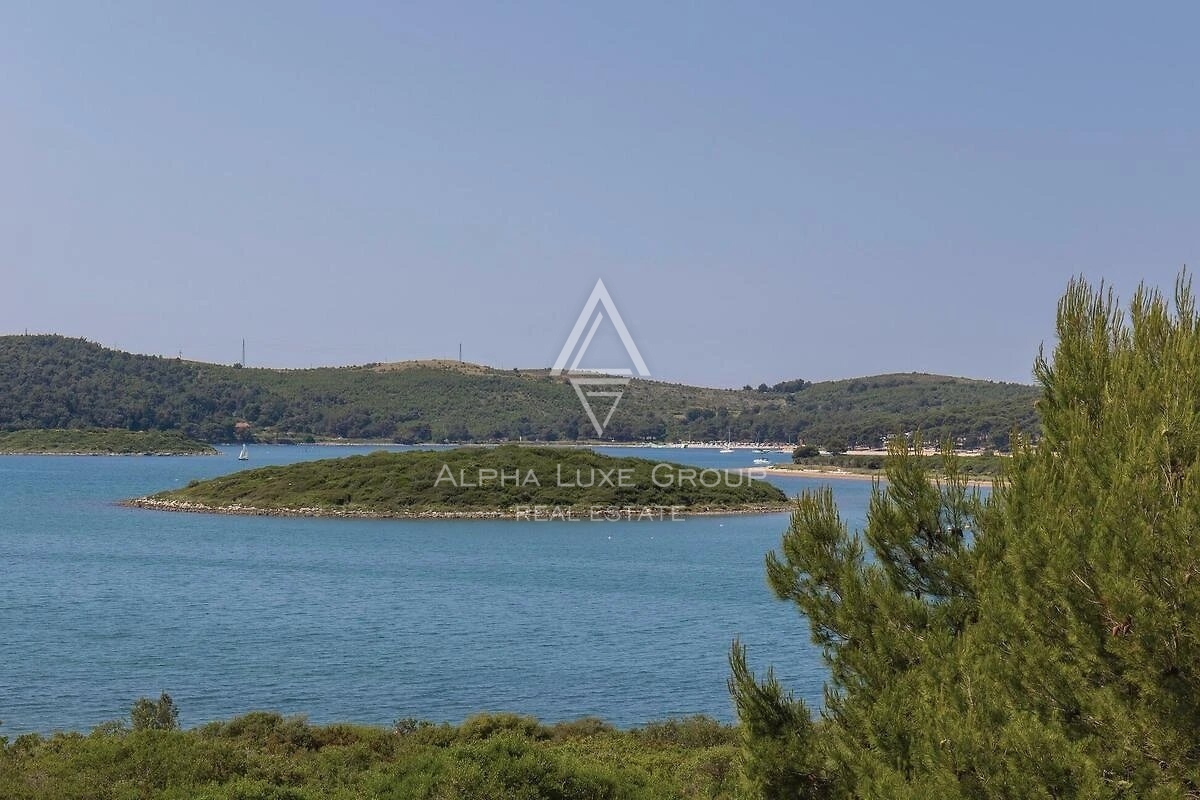 Istra, Pomer: Čudovita hiša s pogledom na morje naprodaj blizu Medulina