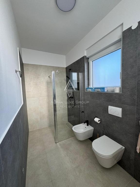 Sveti Lovreč - Elegantna vila v mirni istrski vasi