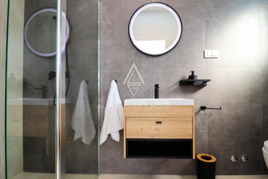 Sveti Lovreč - Elegantna vila v mirni istrski vasi