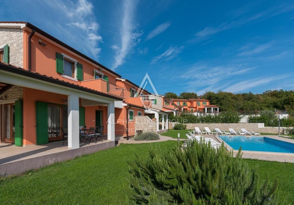 Rabac: Ekskluzivna vila z dvema apartmajema in skupnim bazenom
