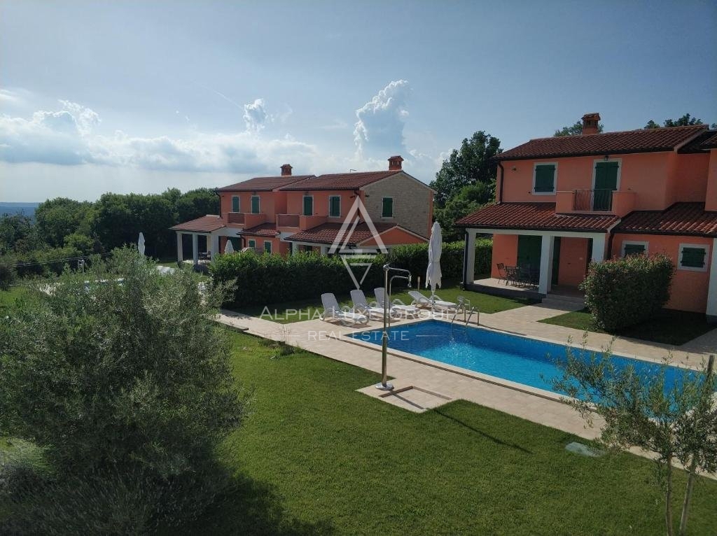 Rabac: Ekskluzivna vila z dvema apartmajema in skupnim bazenom