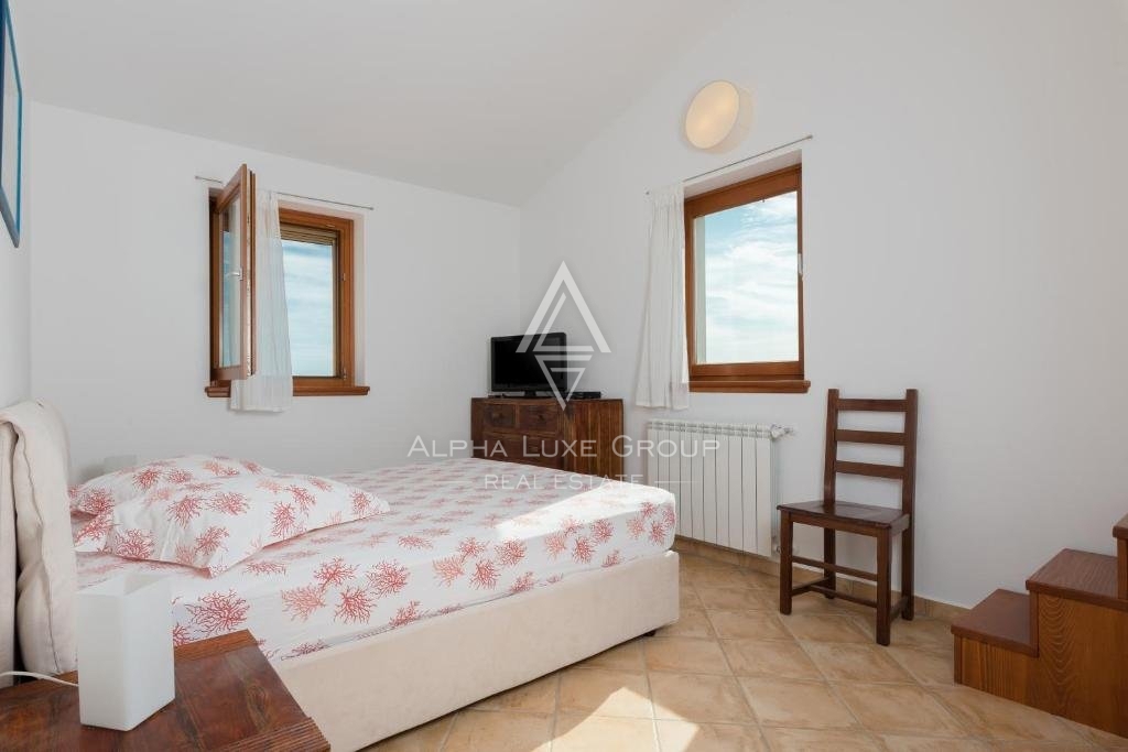 Rabac: Ekskluzivna vila z dvema apartmajema in skupnim bazenom