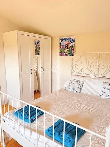 Labin, Istra: Idilična Hiša z Bazenom v Mirnem Okolju