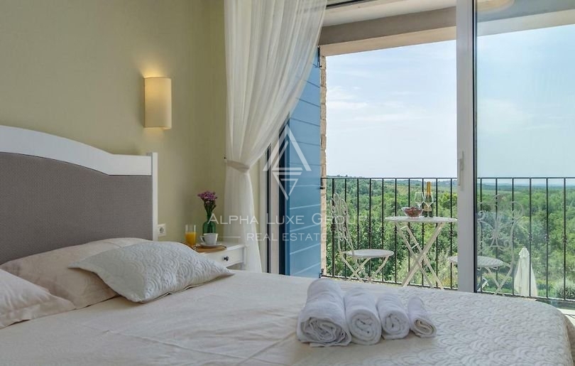 Višnjan | Luksuzna vila na prodaj z zasebnim jacuzzijem, savno in bazenom