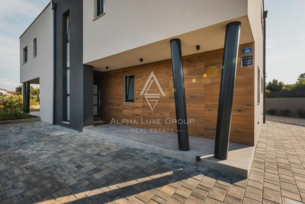 Umag, Istra: Moderna vila z bazenom in apartmaji