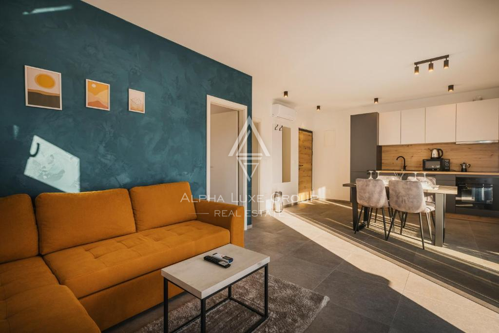 Umag, Istra: Moderna vila z bazenom in apartmaji