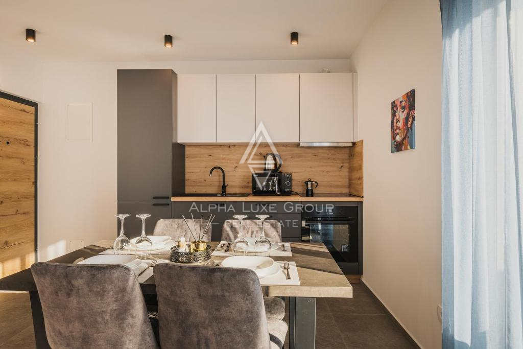 Umag, Istra: Moderna vila z bazenom in apartmaji