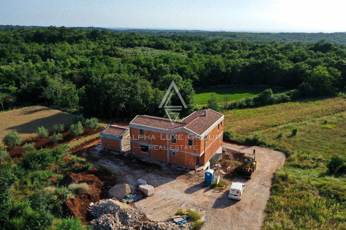 Istra, Višnjan, Moderna vila z bazenom v mirnem okolju