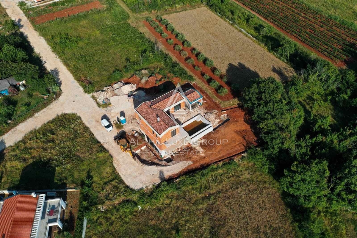 Istra, Višnjan, Moderna vila z bazenom v mirnem okolju
