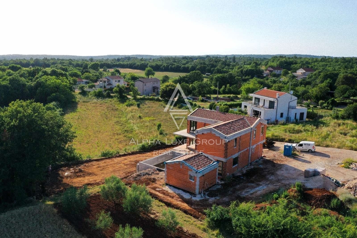 Istra, Višnjan, Moderna vila z bazenom v mirnem okolju
