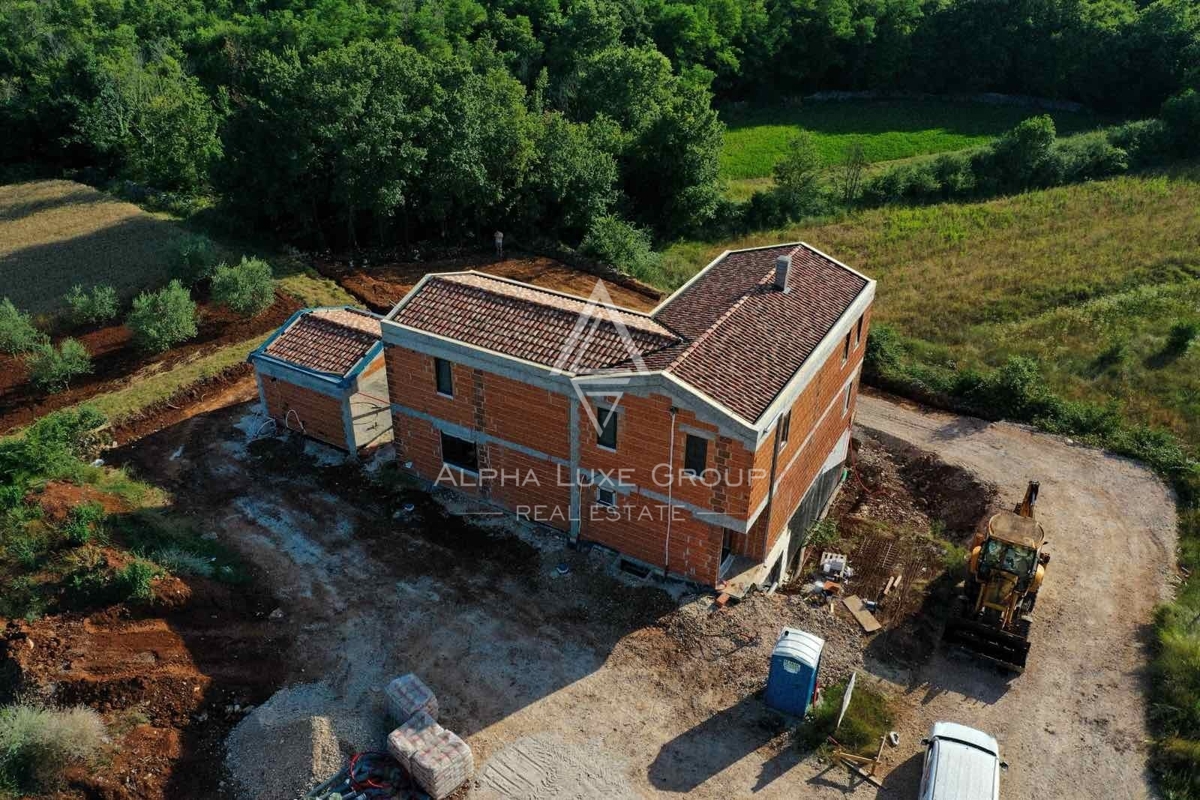 Istra, Višnjan, Moderna vila z bazenom v mirnem okolju