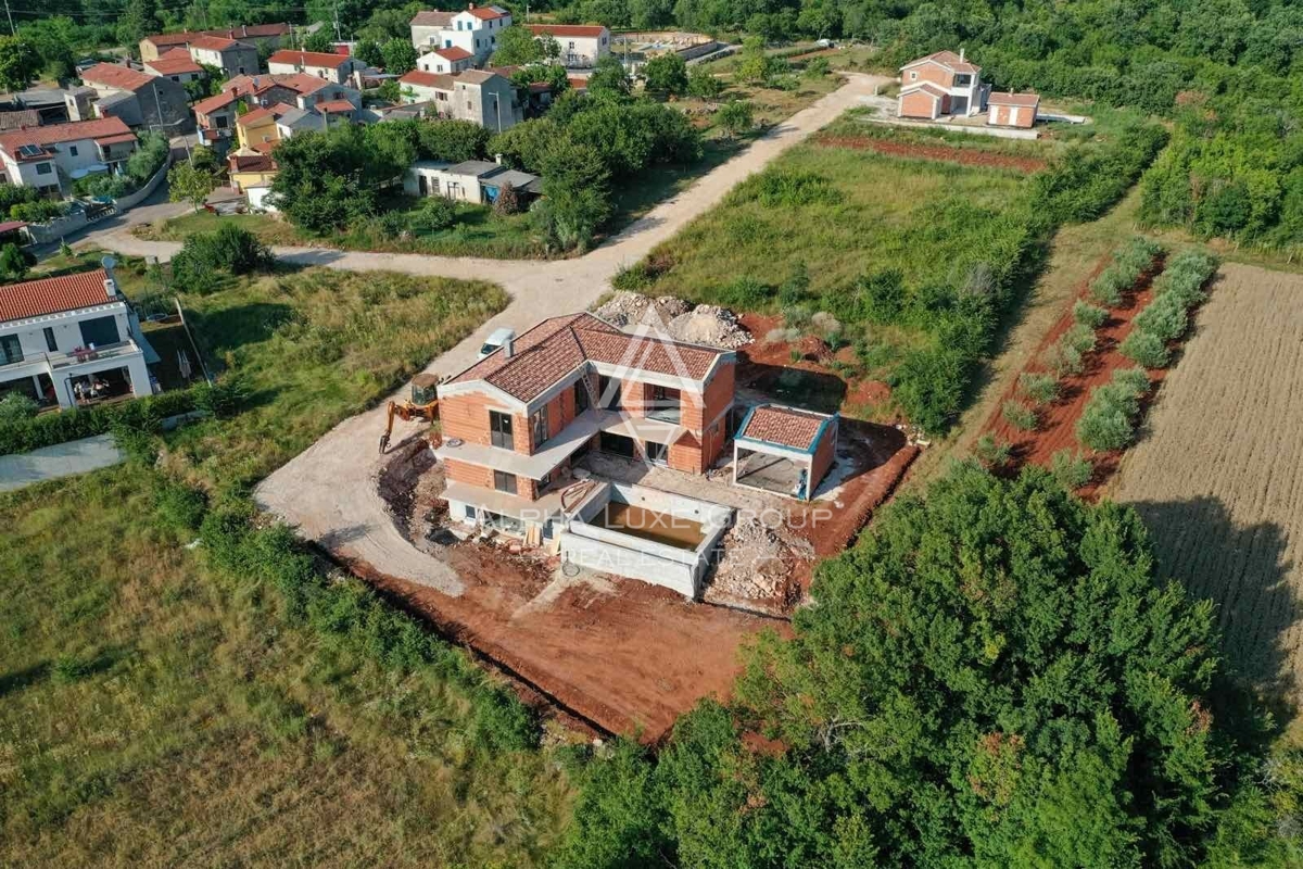 Istra, Višnjan, Moderna vila z bazenom v mirnem okolju