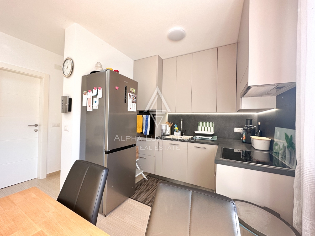 Poreč, Istra – Sodobno stanovanje s privatnim vrtom
