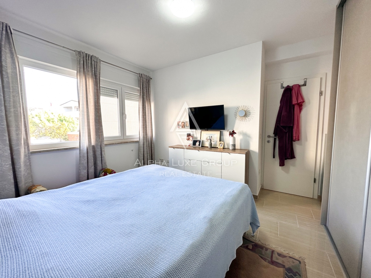 Poreč, Istra – Sodobno stanovanje s privatnim vrtom