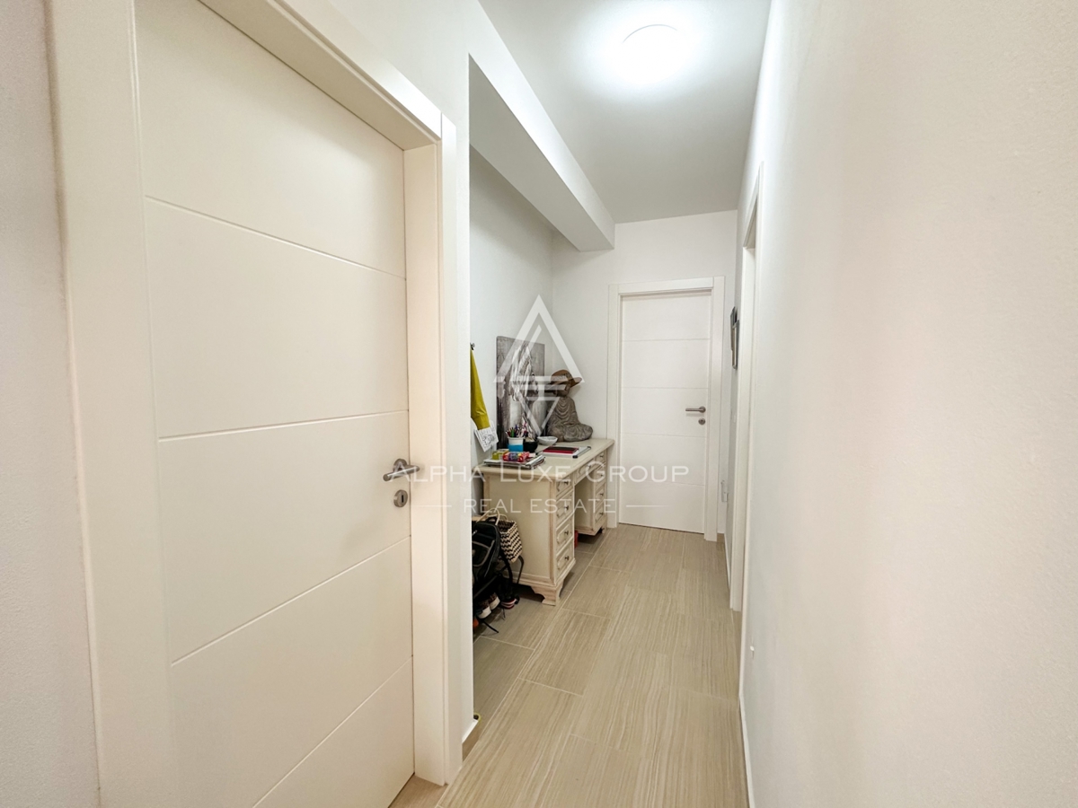 Poreč, Istra – Sodobno stanovanje s privatnim vrtom