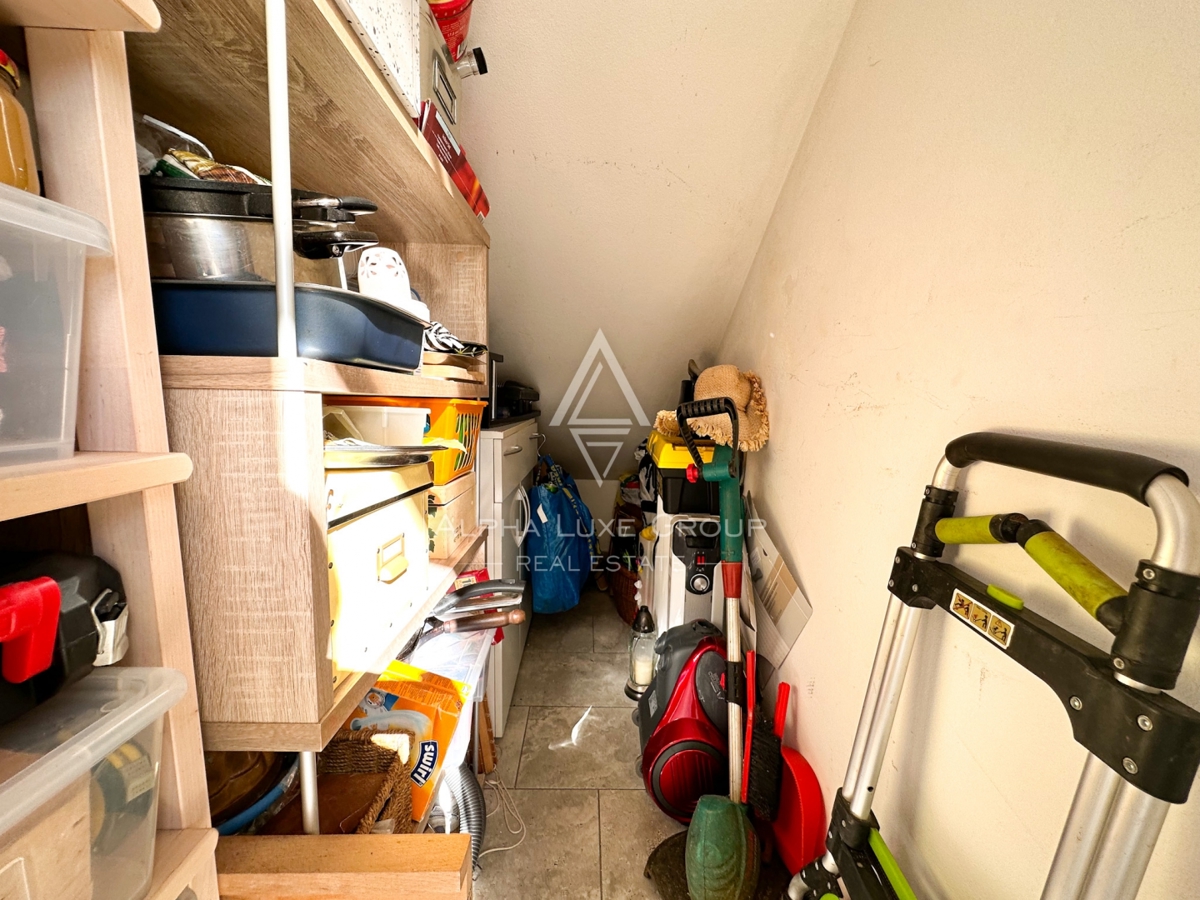 Poreč, Istra – Sodobno stanovanje s privatnim vrtom