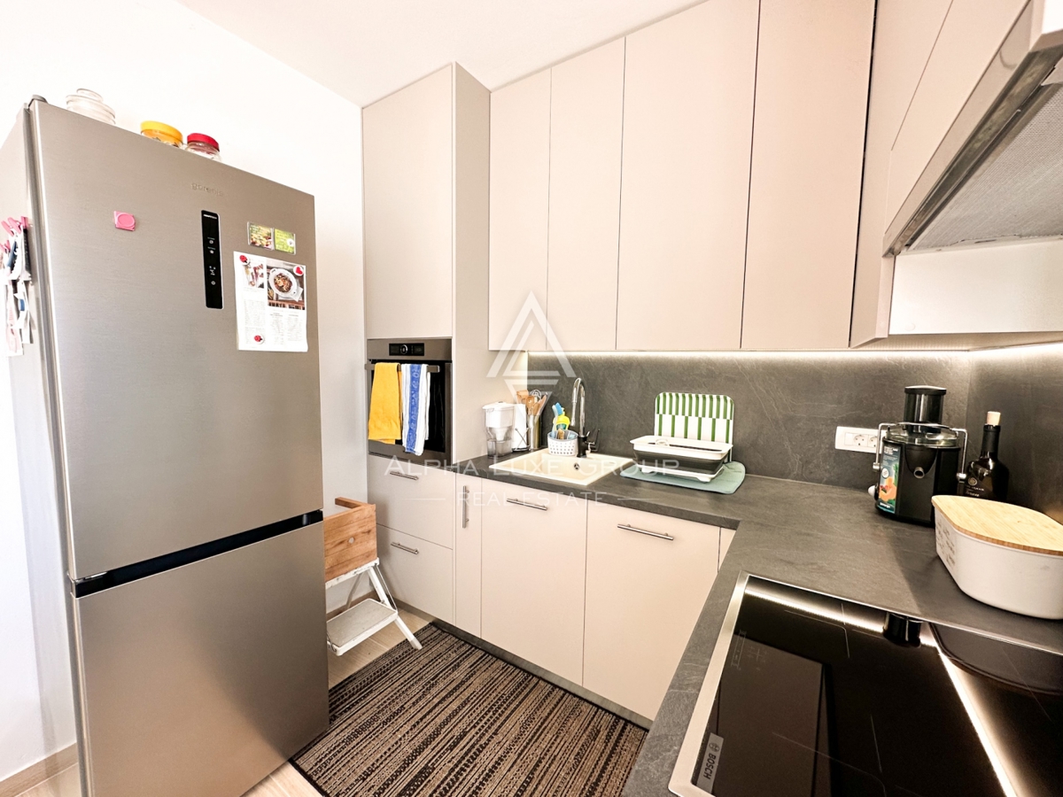 Poreč, Istra – Sodobno stanovanje s privatnim vrtom