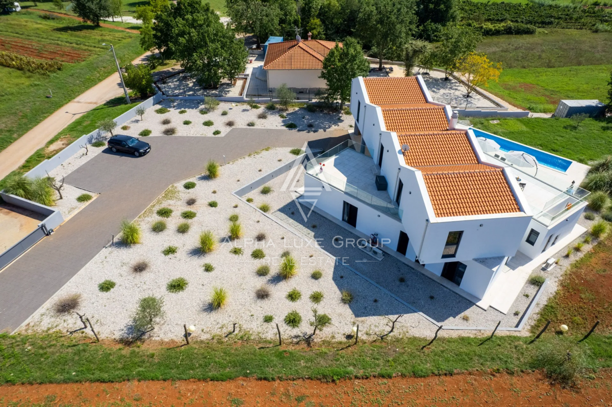 Istra, Višnjan: Luksuzna vila z bazenom in velikim vrtom