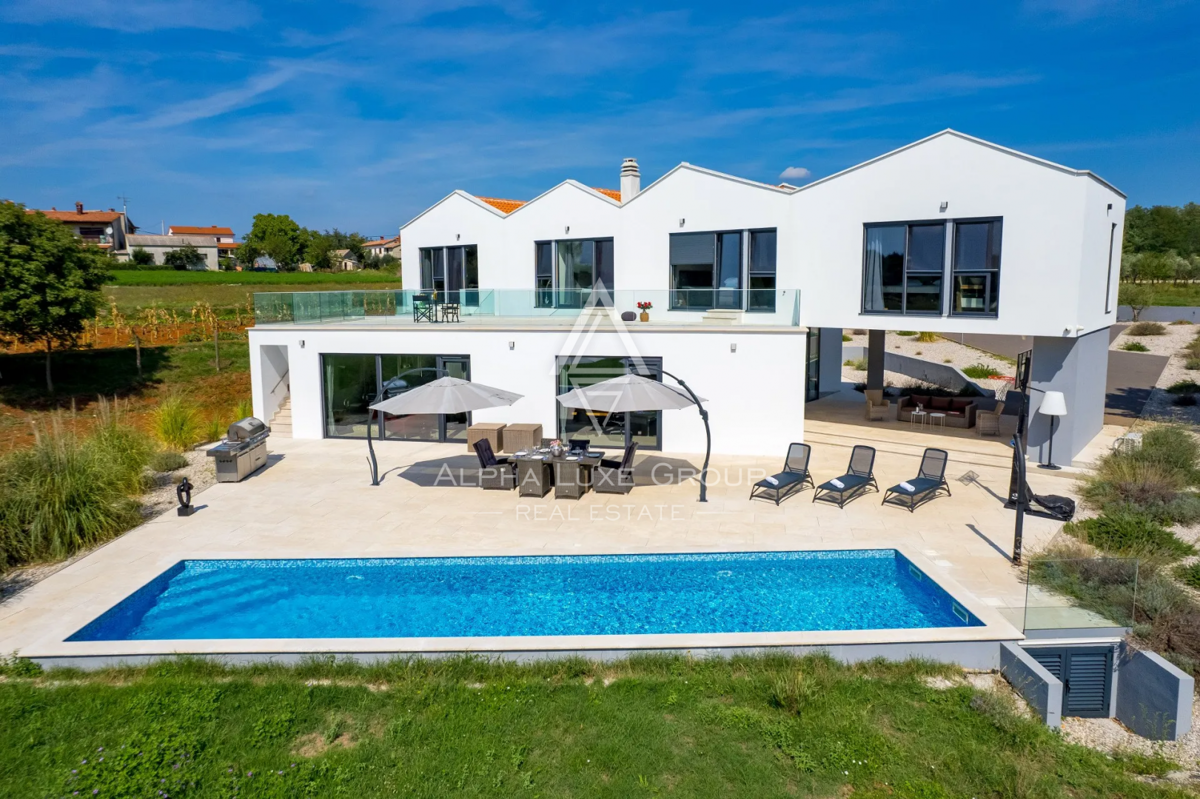 Istra, Višnjan: Luksuzna vila z bazenom in velikim vrtom