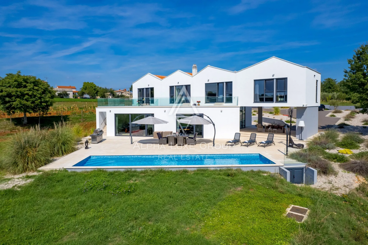 Istra, Višnjan: Luksuzna vila z bazenom in velikim vrtom