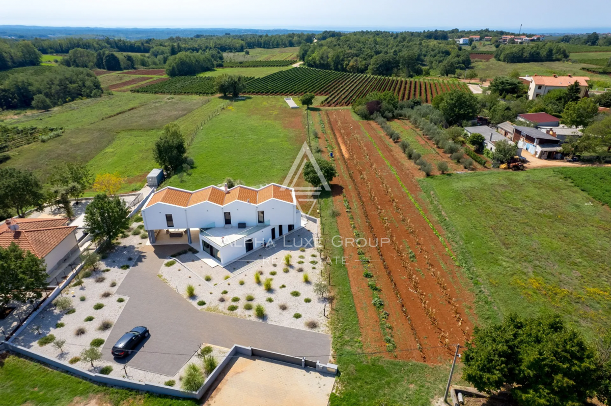 Istra, Višnjan: Luksuzna vila z bazenom in velikim vrtom