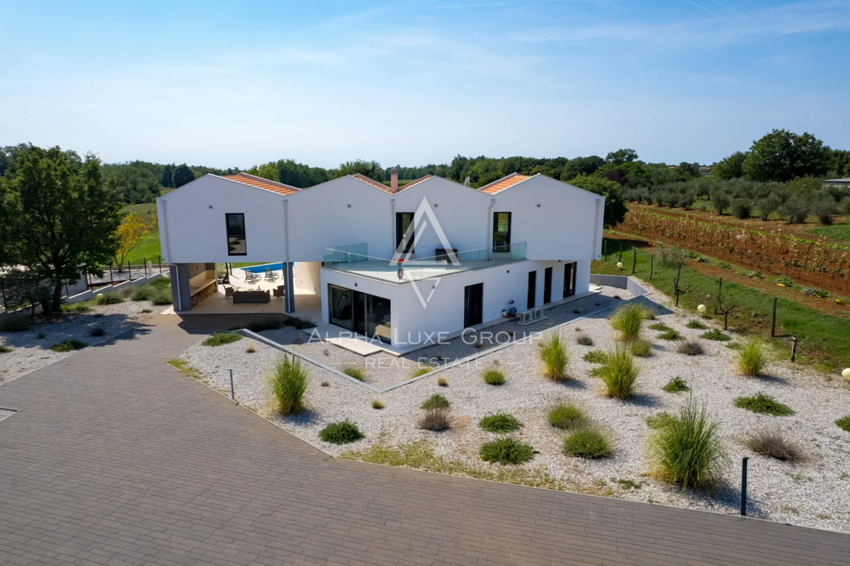 Istra, Višnjan: Luksuzna vila z bazenom in velikim vrtom