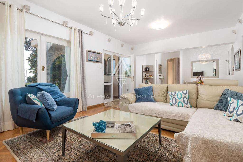 Istra, Umag – Elegantna vila ob morju z bazenom