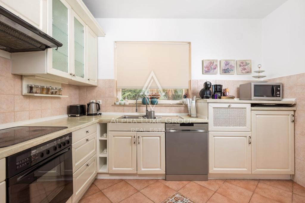 Istra, Umag – Elegantna vila ob morju z bazenom