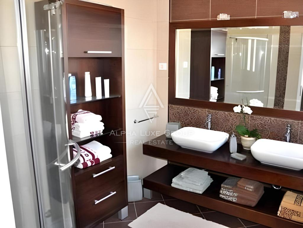 Istra, Umag – Elegantna vila ob morju z bazenom