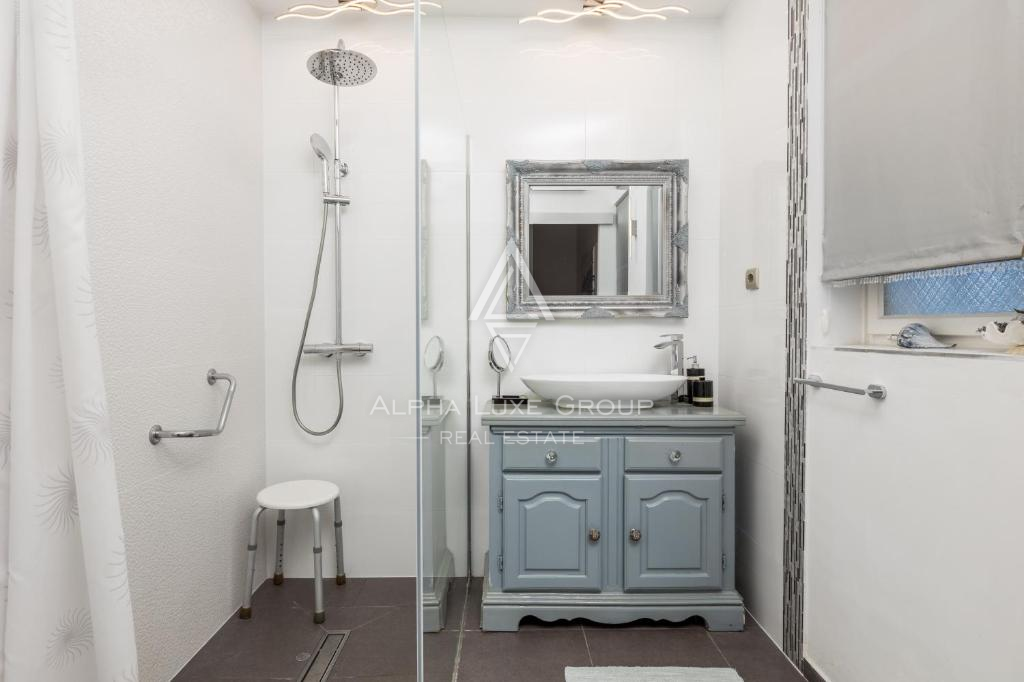 Istra, Umag – Elegantna vila ob morju z bazenom